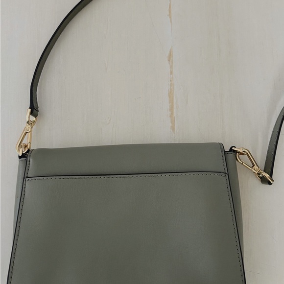 Michael Kors Ellis Medium Flap Messenger Bag - Picture 3 of 4